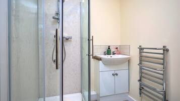 Apartment | Bathroom