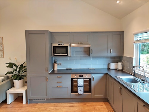 Cottage by Dartmoor With Private Hot Tub