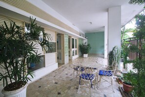 Classic Apartment | Outdoor dining - Studio Completo em Ipanema C063 (Rio de Janeiro)