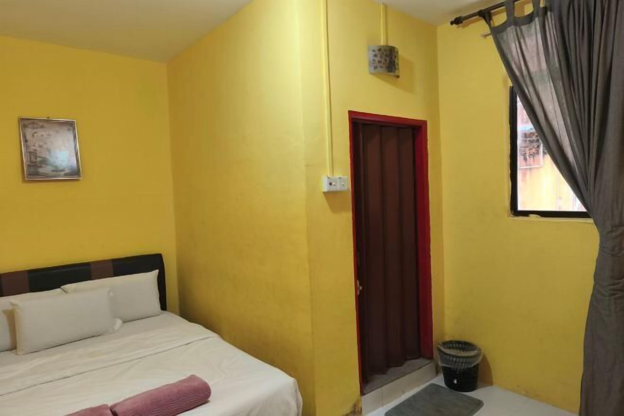 Free WiFi, bed sheets