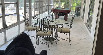 Paradise 4-bedroom house in Marco Island