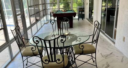 Fantastic 4-bedroom house in Marco Island