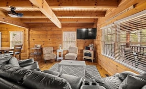 Smart TV y chimenea