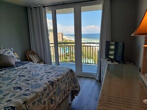 3 chambres, fer et planche à repasser, Wi-Fi, draps fournis