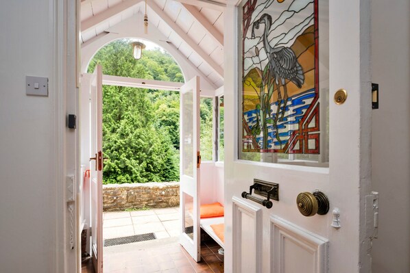 Reception - Lodge by River Wye With Private River Access (Ross-on-Wye)