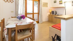 Apartment, 1 Bedroom, Smoking, Patio | Dining - Porto Rotondo Vacanze (Olbia)