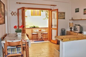 公寓, 1 间卧室, 吸烟房, 露台 | 室外用餐