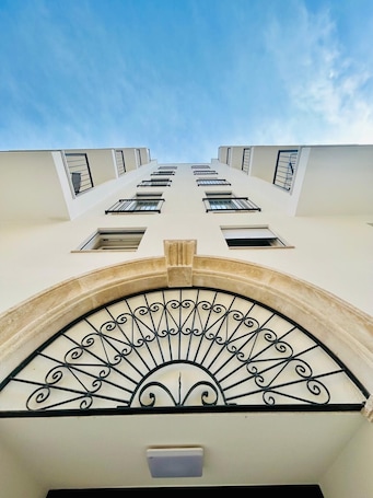 Fachada de la propiedad. CconfortHotels Suite 104