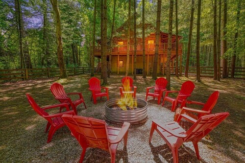 Hocking Creek Reserve | Fenced Yard, Pet Friendly