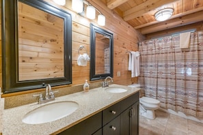 Jetted tub, towels