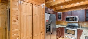 Hocking Creek Reserve | Fenced Yard, Pet Friendly