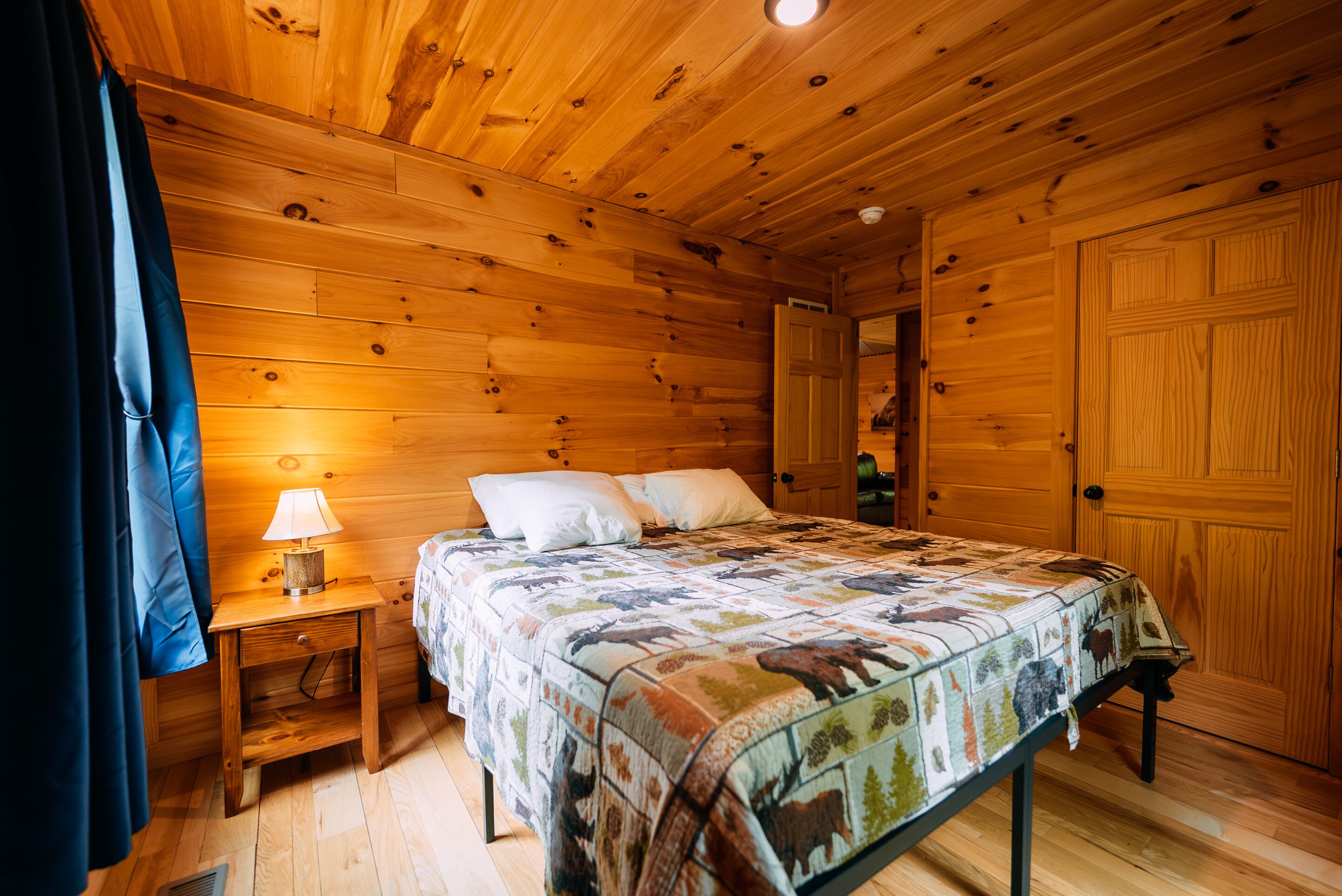 4 bedrooms, WiFi, bed sheets