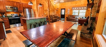 Bear Crossing | Hocking Hills, Sleeps 10, Pets