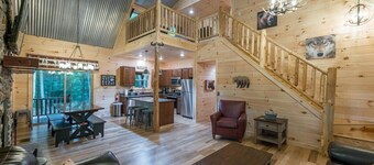 Bear Crossing | Hocking Hills, Sleeps 10, Pets