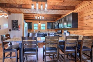 Fridge, microwave, oven, stovetop - Cantwell Prairie | Hocking Hills, Pool & Game Room (Rockbridge)