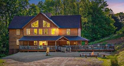 Creek Lodge | Hocking Hills, 7BR, Pool, Theater