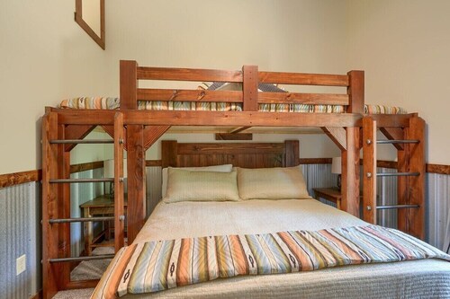 Coal Mine | Hocking Hills, 8BR, Pool & Bowling