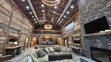 TV, fireplace, DVD player, books