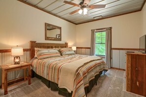 8 bedrooms, free WiFi, bed sheets - Coal Mine | Hocking Hills, 8BR, Pool & Bowling (Logan)
