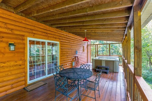 Hideaway Cabin | Hocking Hills, 7 Private Acres