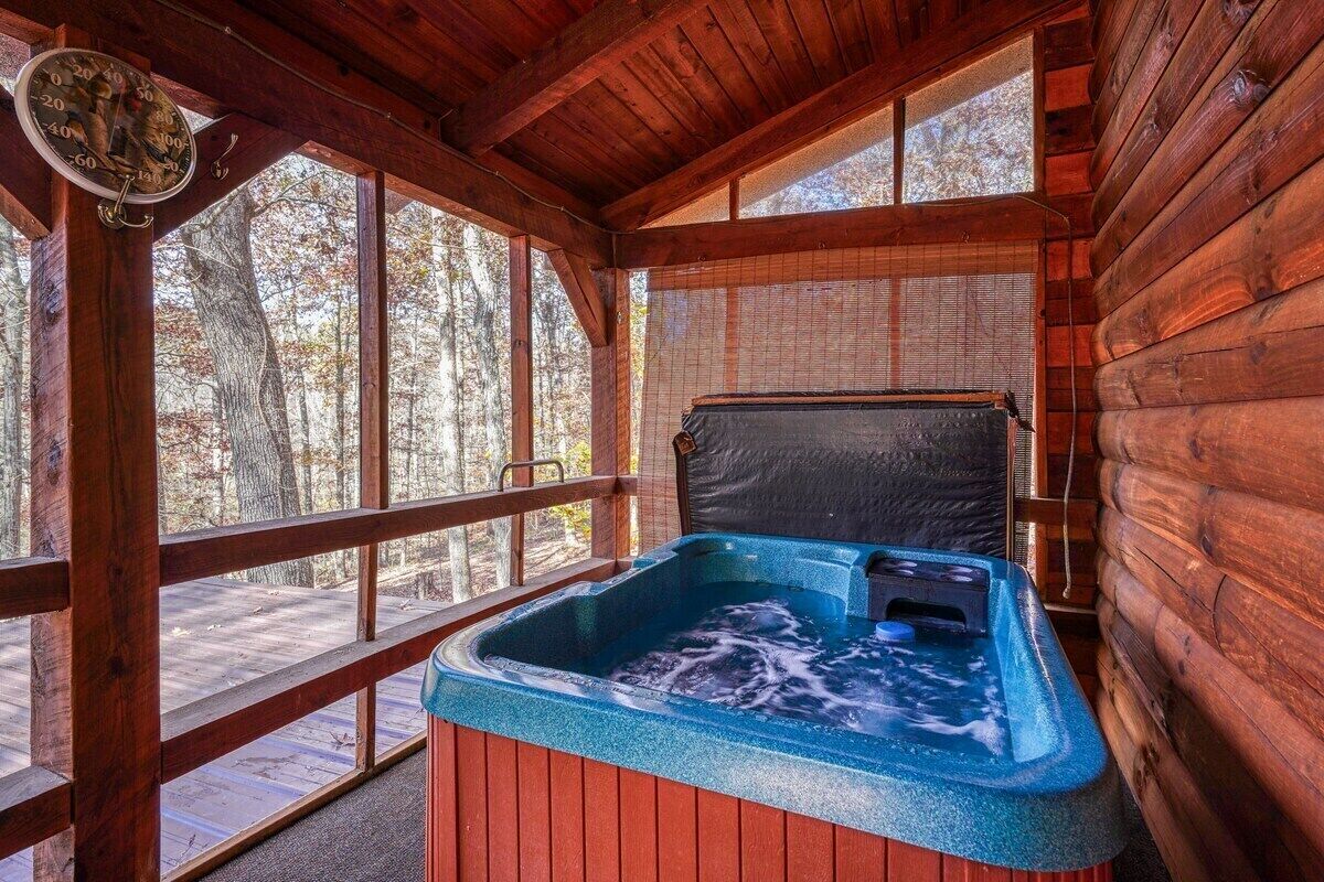 Indoor spa tub