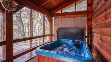 Indoor spa tub