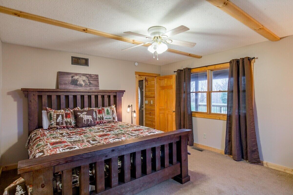 5 bedrooms, in-room safe, WiFi, bed sheets