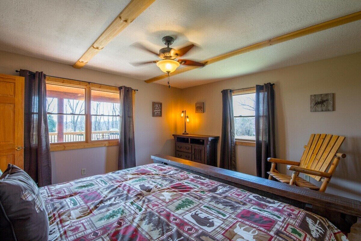 5 bedrooms, in-room safe, WiFi, bed sheets