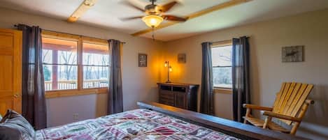 5 bedrooms, in-room safe, WiFi, bed sheets