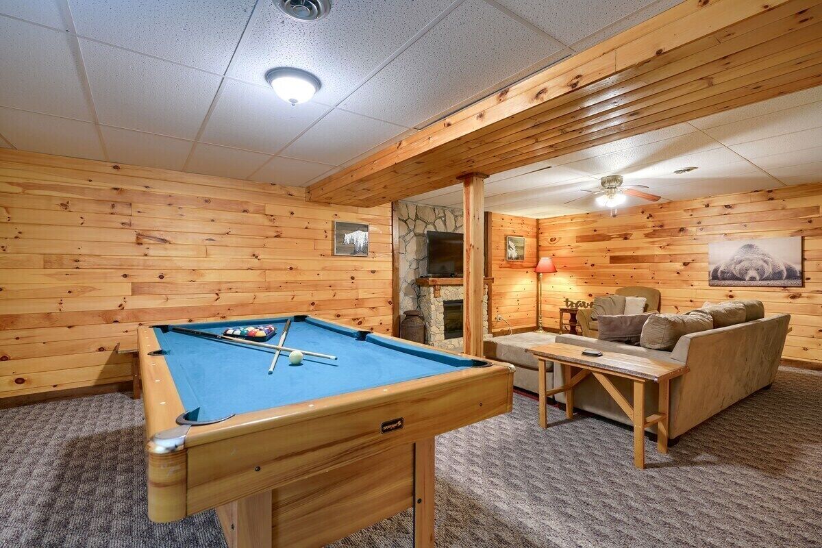 Amazing Starr Cabin | Hocking Hills, Hot Tub, 3br - Ohio