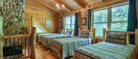 5 bedrooms, WiFi (free), bed sheets