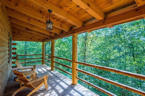 Buck Ridge Cabin | Hocking Hills, 12 Acres, Pets