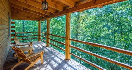Buck Ridge Cabin | Hocking Hills, 12 Acres, Pets