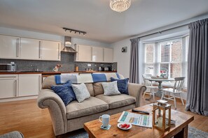 Apartment | Interior - Apartment in Whitby Near Whalebone Arch (Whitby)