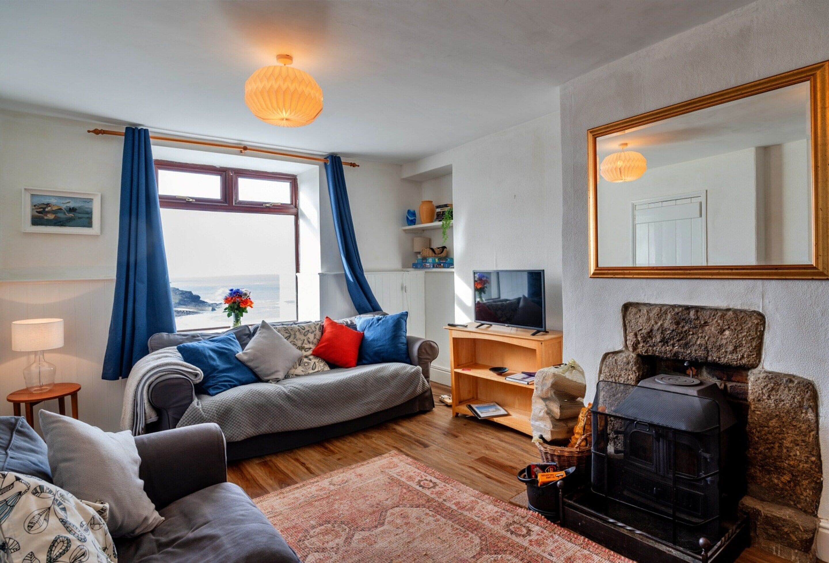 Cottage | Living area