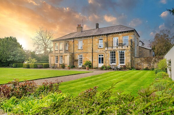 Apartment | Exterior - Apartment in Thirsk With Spa & Scenic Views (Thirsk)