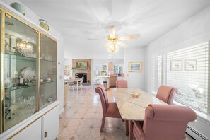 Dining - Classic Cape Escape in Charming Cotuit (Contuit)