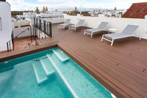 Old Town Building, Rooftop terrace with pool and views! - Several units