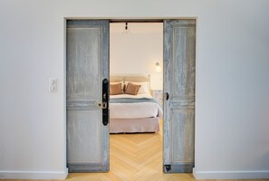 Hochwertige Bettwaren, individuell dekoriert, individuell eingerichtet