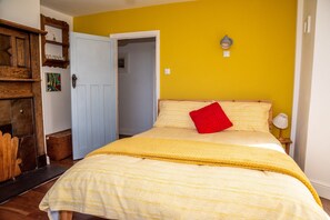 3 habitaciones y tabla de planchar con plancha 