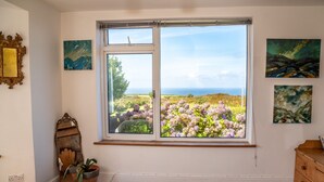 Unclassified image, 4 of 28, button - Bungalow in Pendeen With Stunning Sea Views (Penzance)