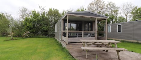 House | Outdoor dining