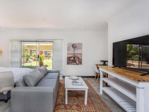 TV - Comfort Apartment (Cape Town)