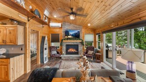 Smart TV, fireplace