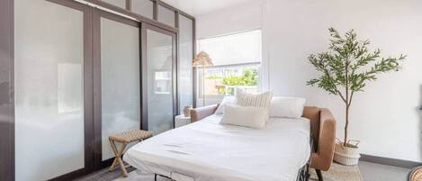 1 bedroom, iron/ironing board, WiFi, bed sheets