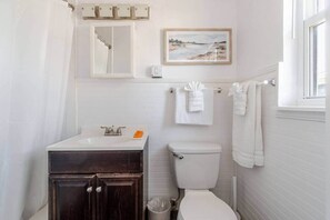 Hair dryer - "Bliss"  stylish apartment with pool, by beach (Riviera Beach)