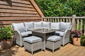 Apartment | Outdoor dining