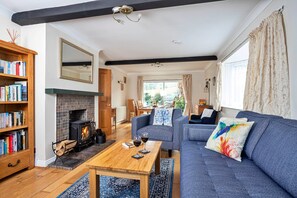 Cottage | Living room - Rural Retreat Bungalow With Garden, No Deposit (Keswick)