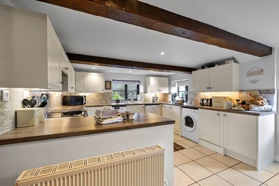 Spacious Holiday Home in North Devon, No Deposit