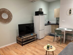 Living area - Renovated T2 in the center of labruguiere (Labruguière)